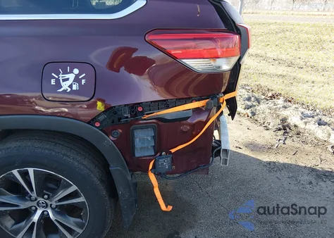 2019 Toyota Highlander Le Plus из США, поврежденный, VIN 5TDBZRFH1KS918274